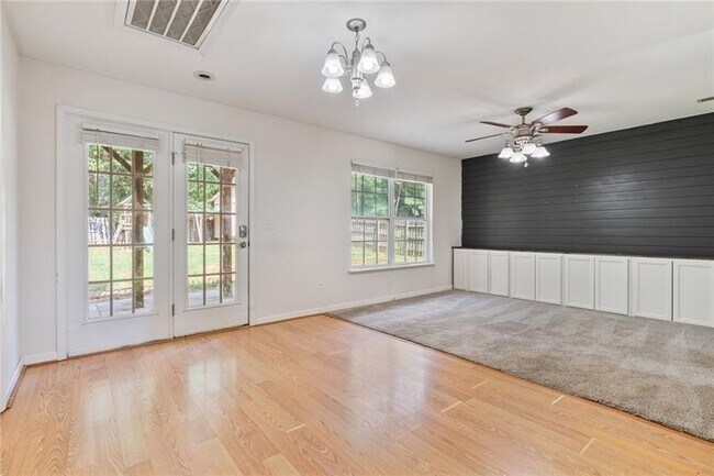 Building Photo - 14 Bryan Springs Rd SW