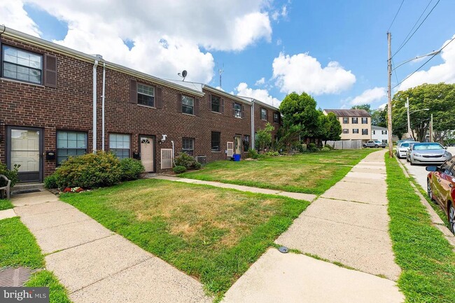 Building Photo - 7015 Ridge Ave