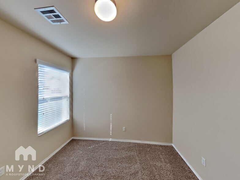 Building Photo - 9605 Jackrabbit Rd