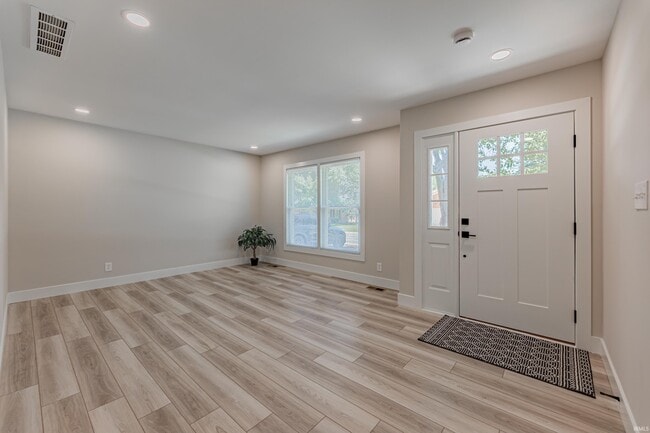 Building Photo - 6840 Copperfield Dr