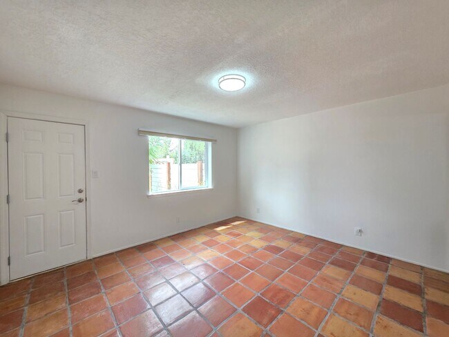 Building Photo - 1504 Escondida Ct