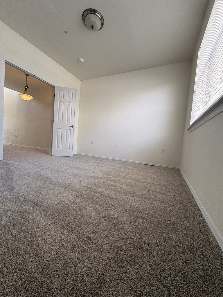 Guest Bedroom/ Den - 8490 Canyon Rim Trl