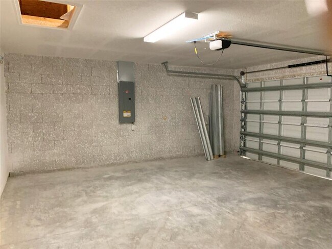Building Photo - 1271 S McDuff St