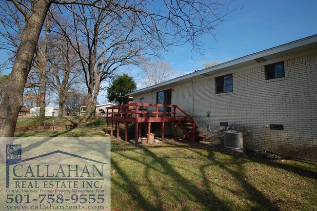 Building Photo - NLR 3 Bedroom