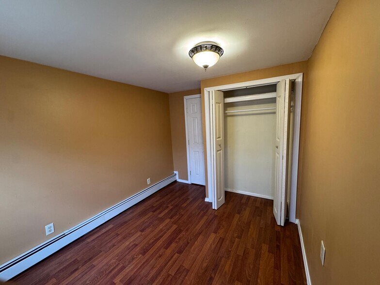 Building Photo - 14 Court St