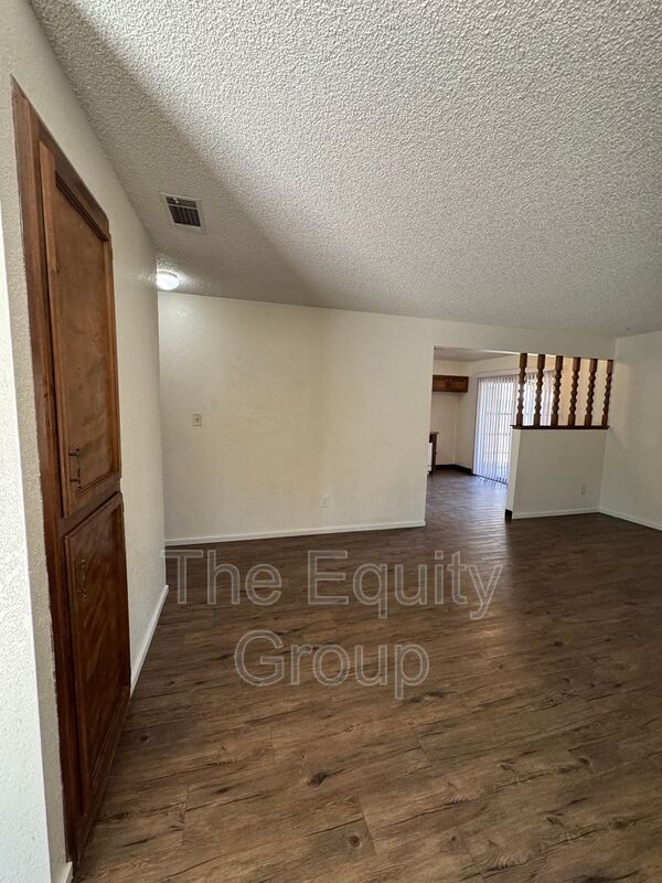 Building Photo - 2034 S Tracy Ct