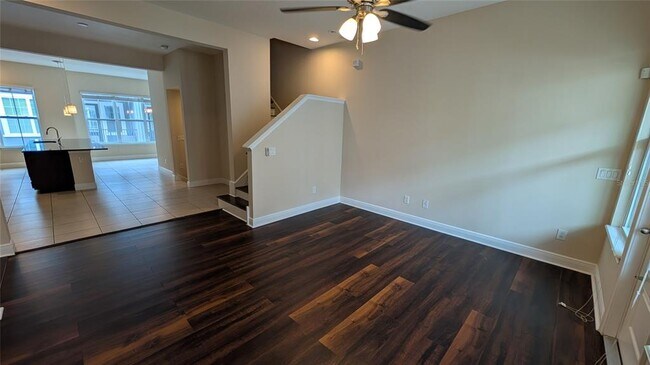 Building Photo - 584 Scotia Pl