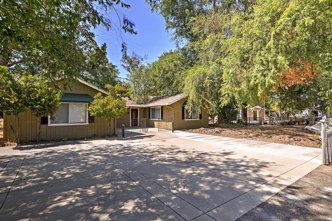 Building Photo - 1280 Rucker Ave
