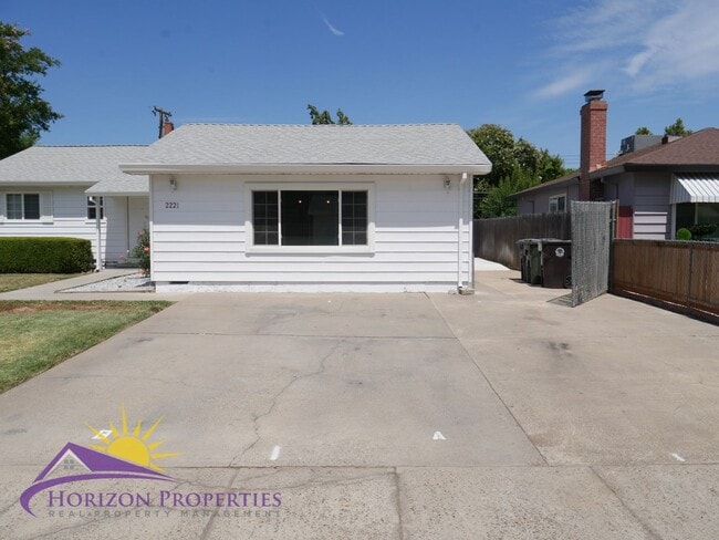 Building Photo - 2221 Rhoda Way