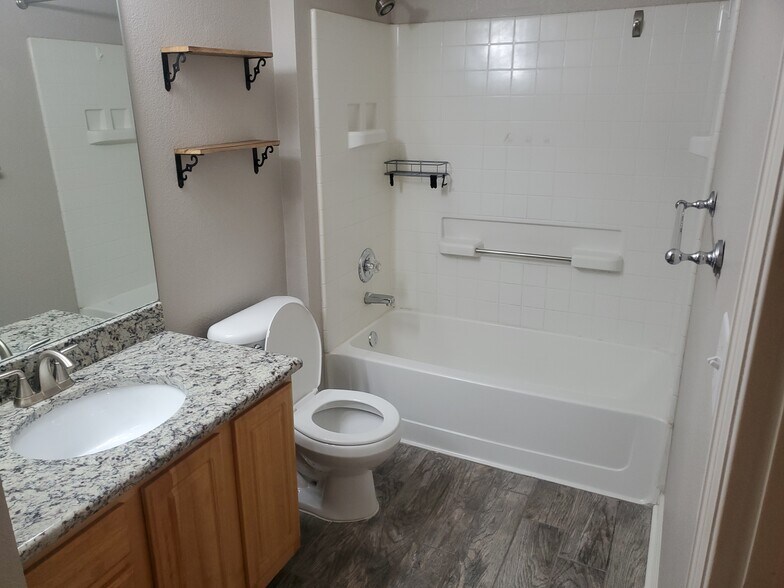 Building Photo - 4875 S Balsam Way