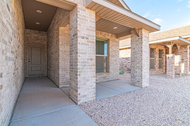 Building Photo - 2021 Escalara St