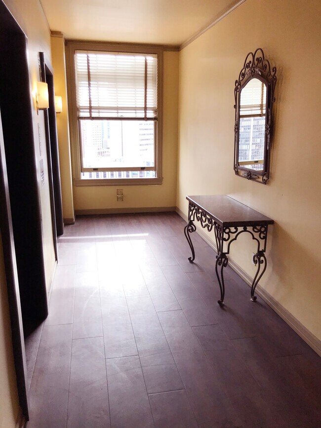 Hallway - 702 Ash St