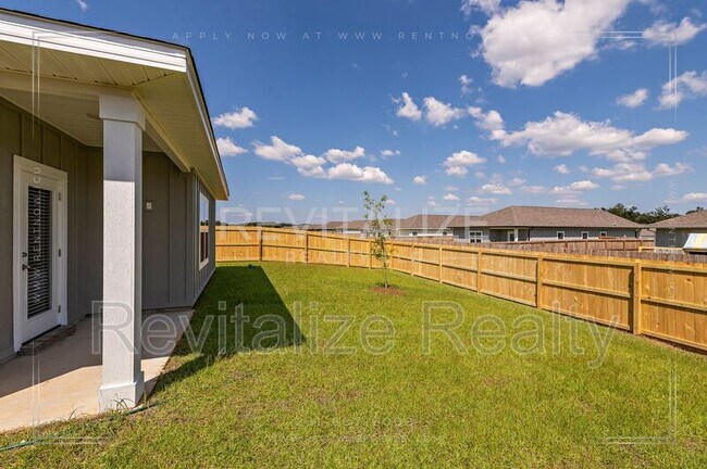 Building Photo - 13658 Addison Pl