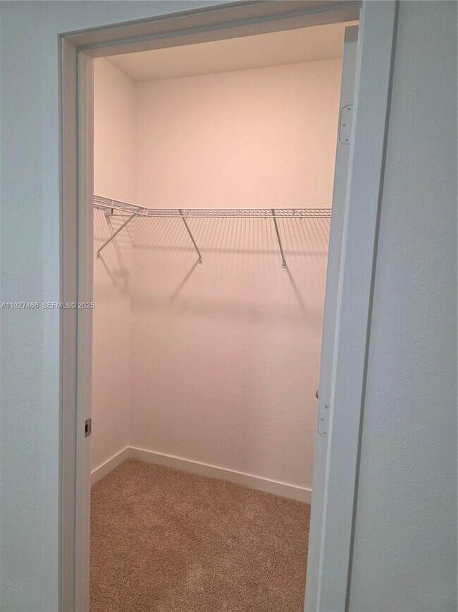 Building Photo - 271 NE 16th St