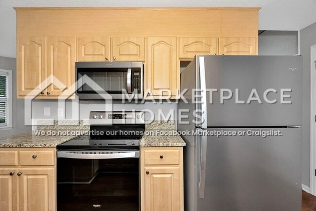 Building Photo - 15120 Balsam Dr SE