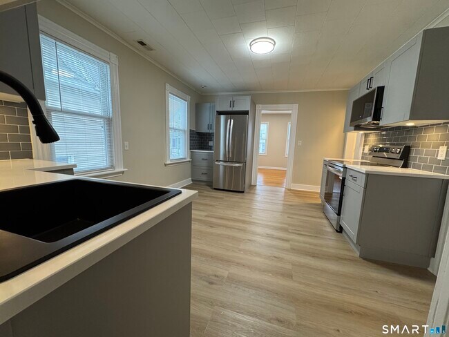 Building Photo - 22 Dwight St