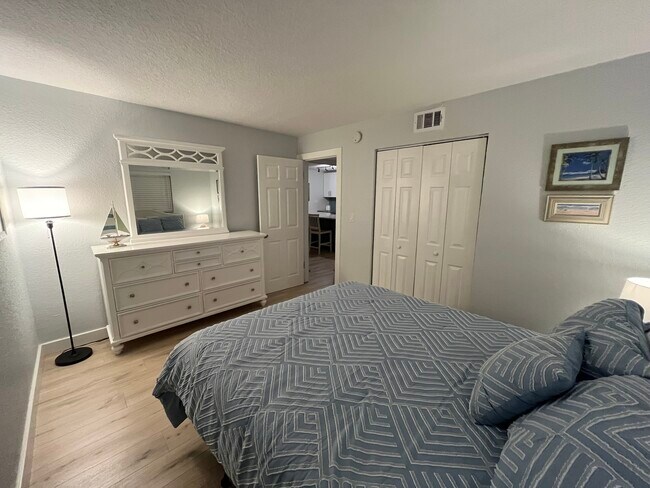 Building Photo - 299 E Central Blvd