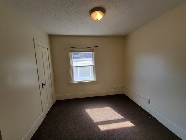 Building Photo - Large 3 Bedroom 2 Story Apartment Winton / Blossom area Avail Soon