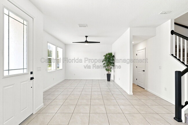 Building Photo - 865 Spring Palms Lp