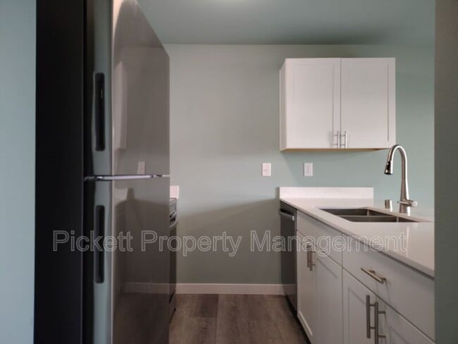 Building Photo - 3340 Narrows View Ln NE