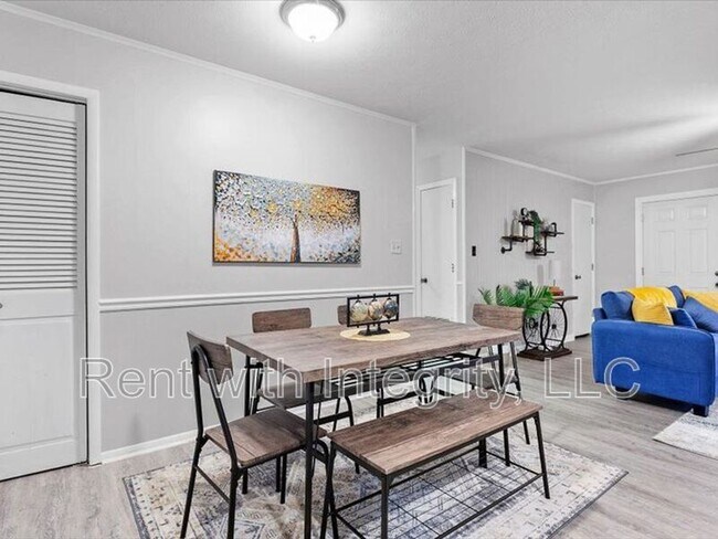 Building Photo - 1835 Portland Ave