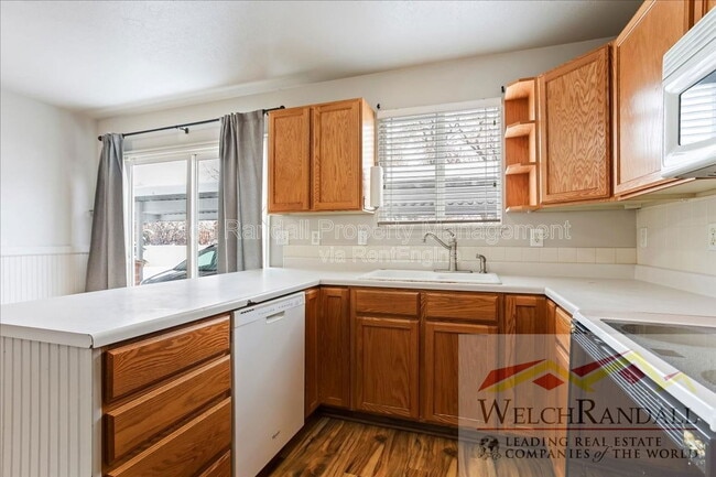 Building Photo - 460 E 475 N