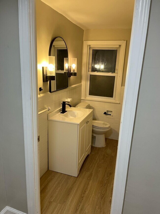 Building Photo - 3-Bedroom Gem on Indiana St with Spacious ...