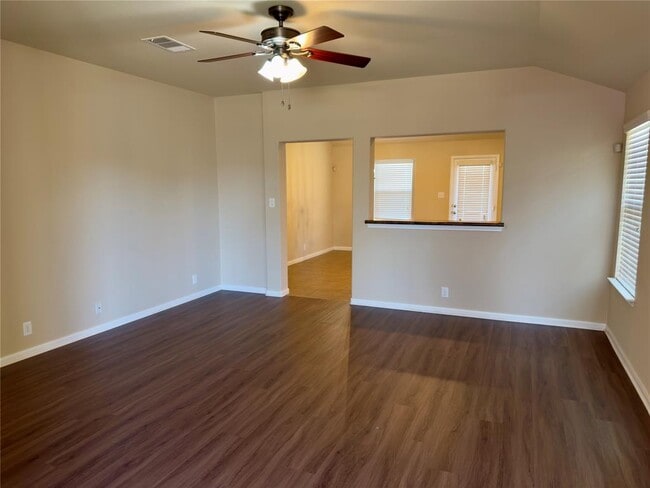 Building Photo - 315 Wildcat Dr