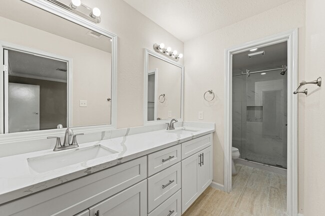 Building Photo - 25802 Maplewood Dr