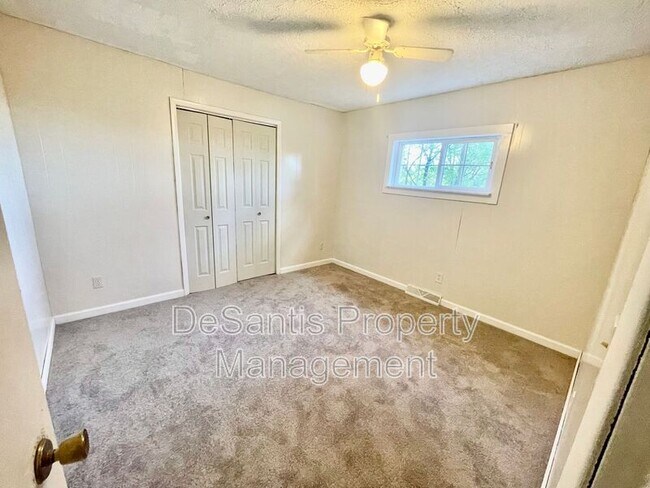 Building Photo - 1302 Airport Rd