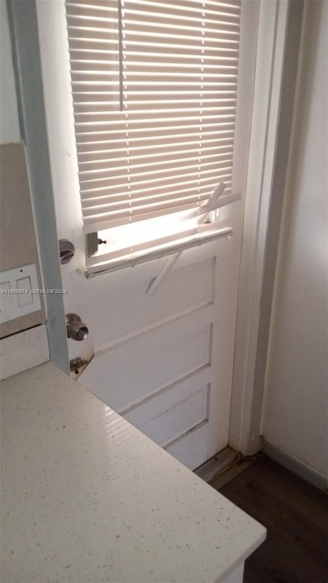 Building Photo - 1841 Cleveland St