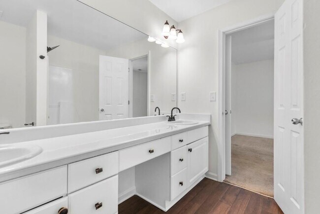 Building Photo - 45 Wyndmont Way