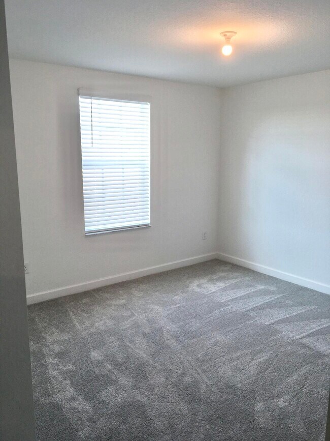Building Photo - 12226 SW Roma Cir
