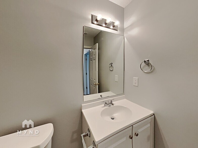 Building Photo - 2379 Coach Way