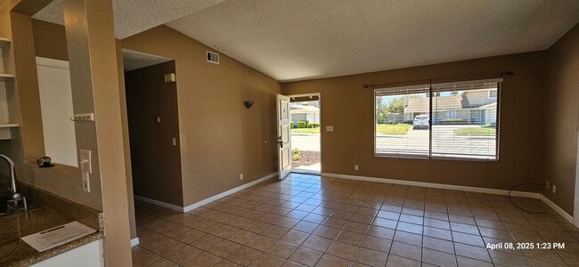 Building Photo - Orcutt Single Story Knollwood Terrace Condo with Attached One Car Garage
