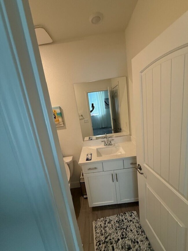 Building Photo - 6041 Oberlander Dr