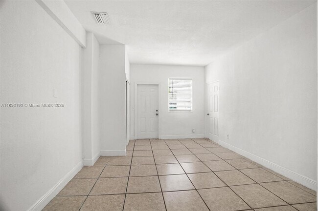 Building Photo - 25 SW 14th St