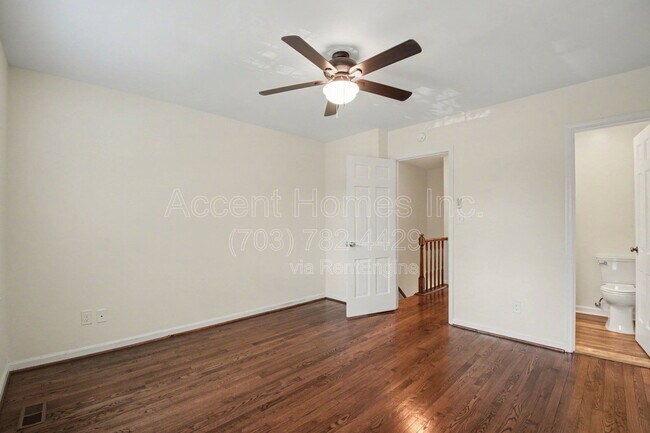 Building Photo - 449 Old Town Ct