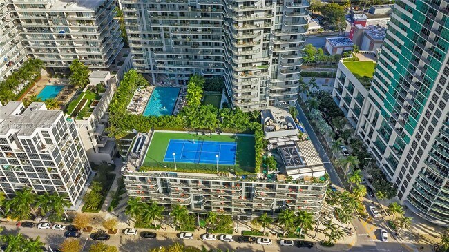 Building Photo - 121 NE 34th St