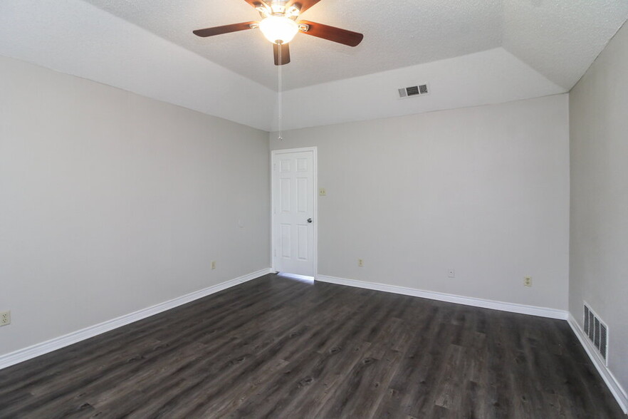 Building Photo - 429 Partridge Cir