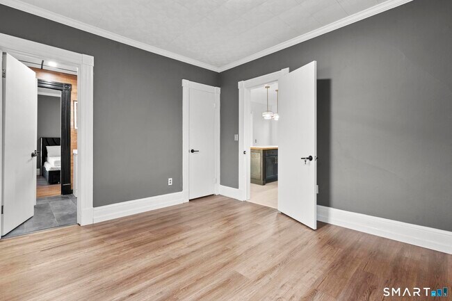 Building Photo - 23 N Beacon St