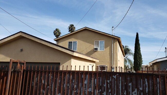 Building Photo - Menlo(8923)