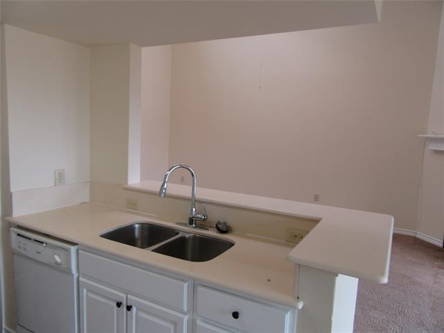 Building Photo - 7522 Holly Hill Dr