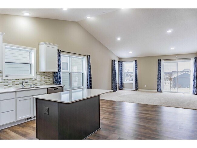 Building Photo - 1430 Nutmeg Cir