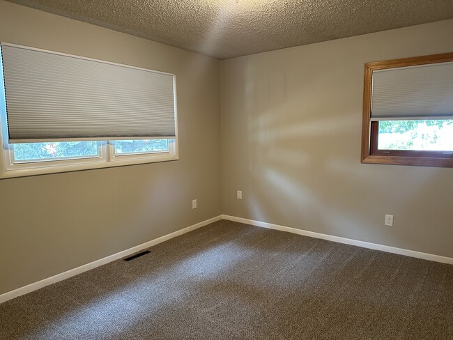 Building Photo - 4131 Rimrock Rd