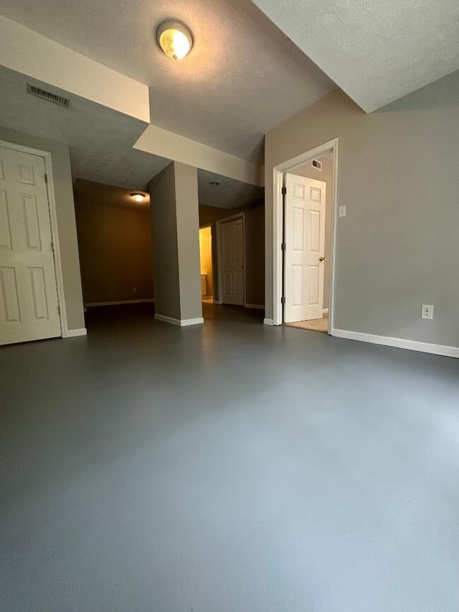 Building Photo - 3326 Yellow Sulphur Rd