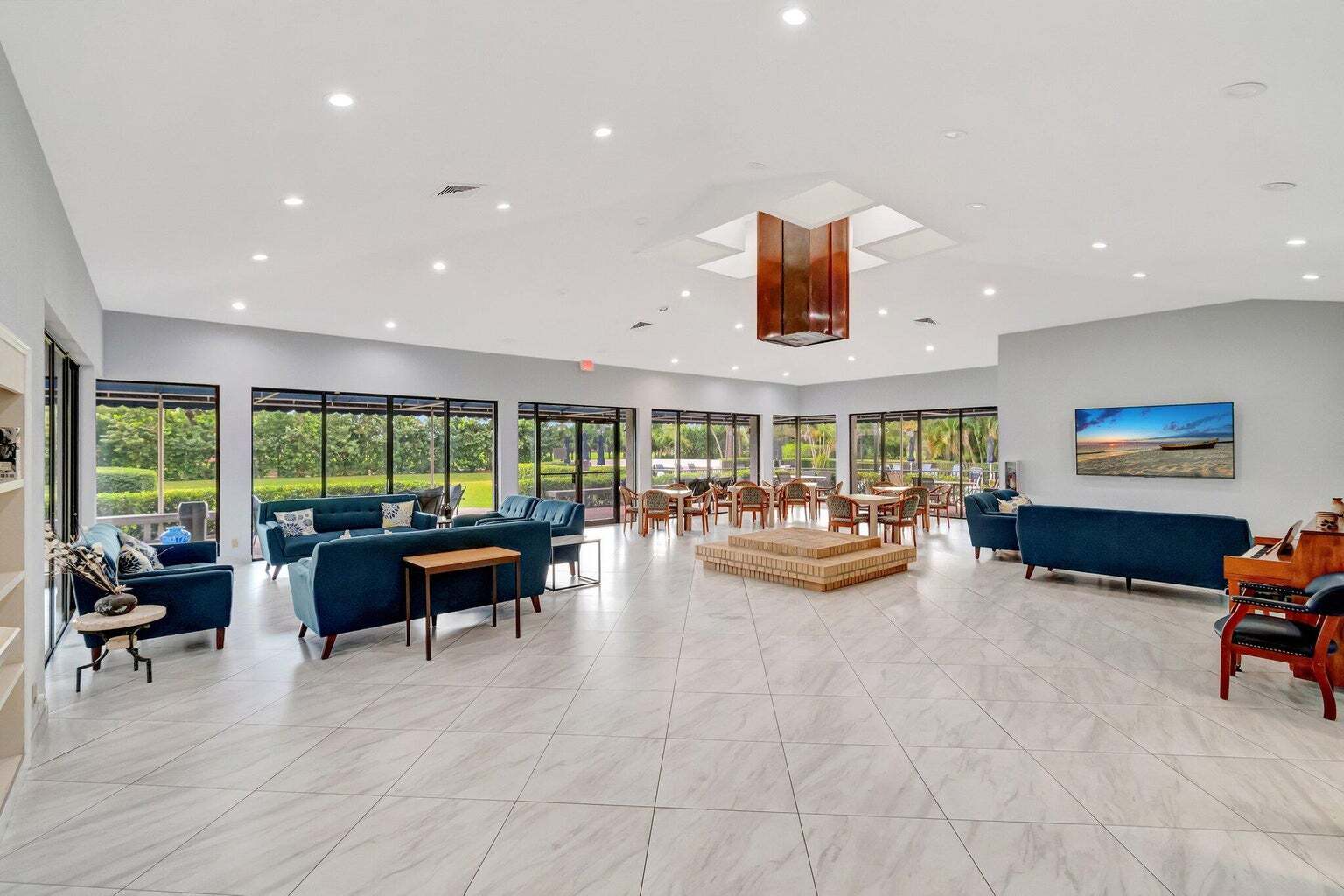 Building Photo - 6420 Boca del Mar Dr