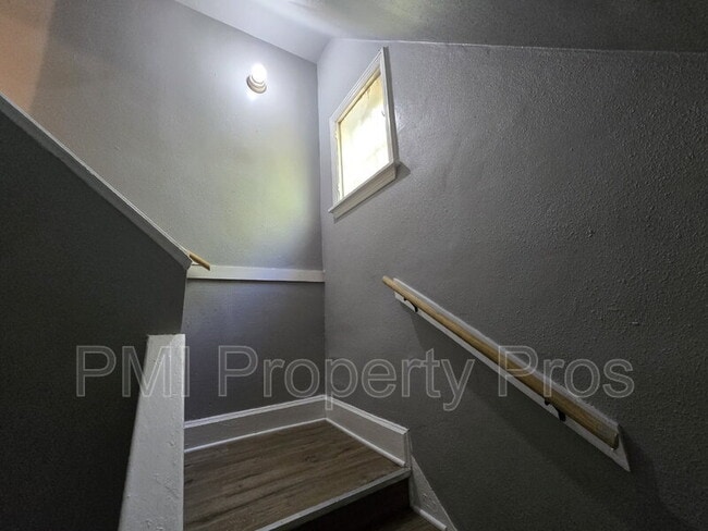 Building Photo - 2478 W Chambers St