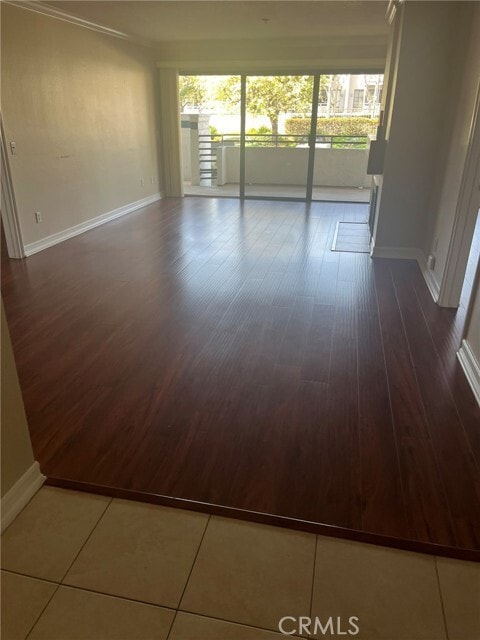 Building Photo - 220 Nice Ln