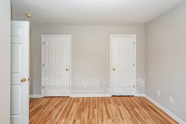 Building Photo - 1343 Pinnacle Ln